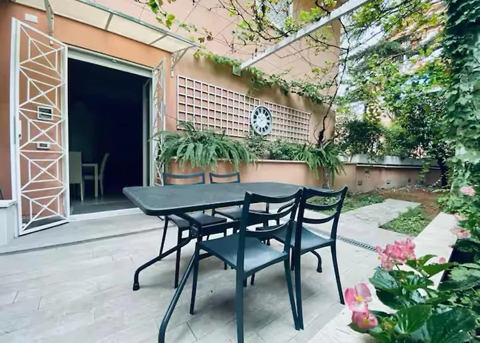 Vatican Historic Center -luxury Flat With Garden And Private Parking