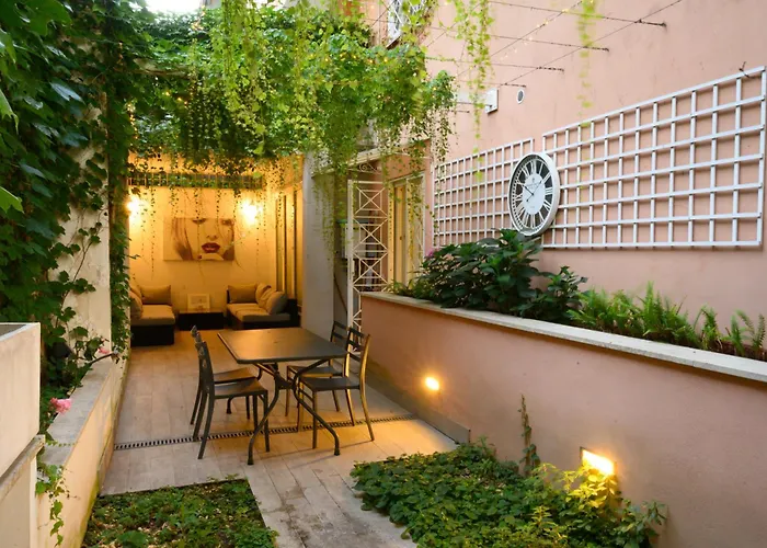 Appartamento Vatican Historic Center -luxury Flat With Garden And Private Parking Roma
