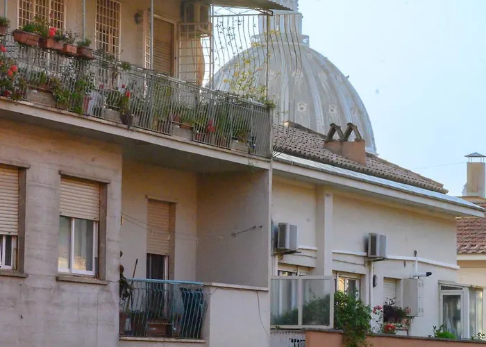Vatican Historic Center -luxury Flat With Garden And Private Parking Roma