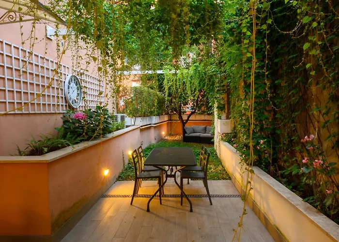 Appartamento Vatican Historic Center -luxury Flat With Garden And Private Parking