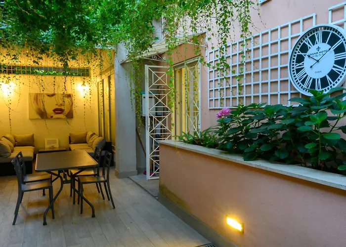 Vatican Historic Center -luxury Flat With Garden And Private Parking *