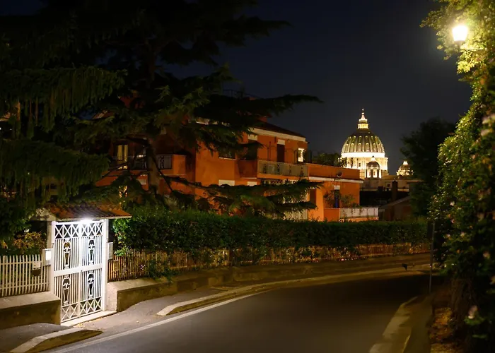 Vatican Historic Center -luxury Flat With Garden And Private Parking *